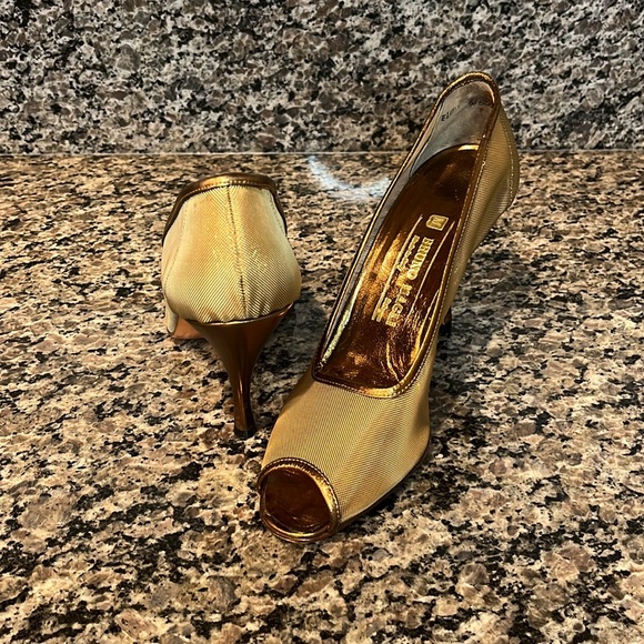 Bruno Magli heels - Picture 4 of 5